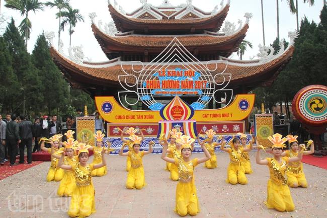 Chấn chỉnh đò suối Yến, du khách sẽ không phải trả phí vệ sinh ảnh 9